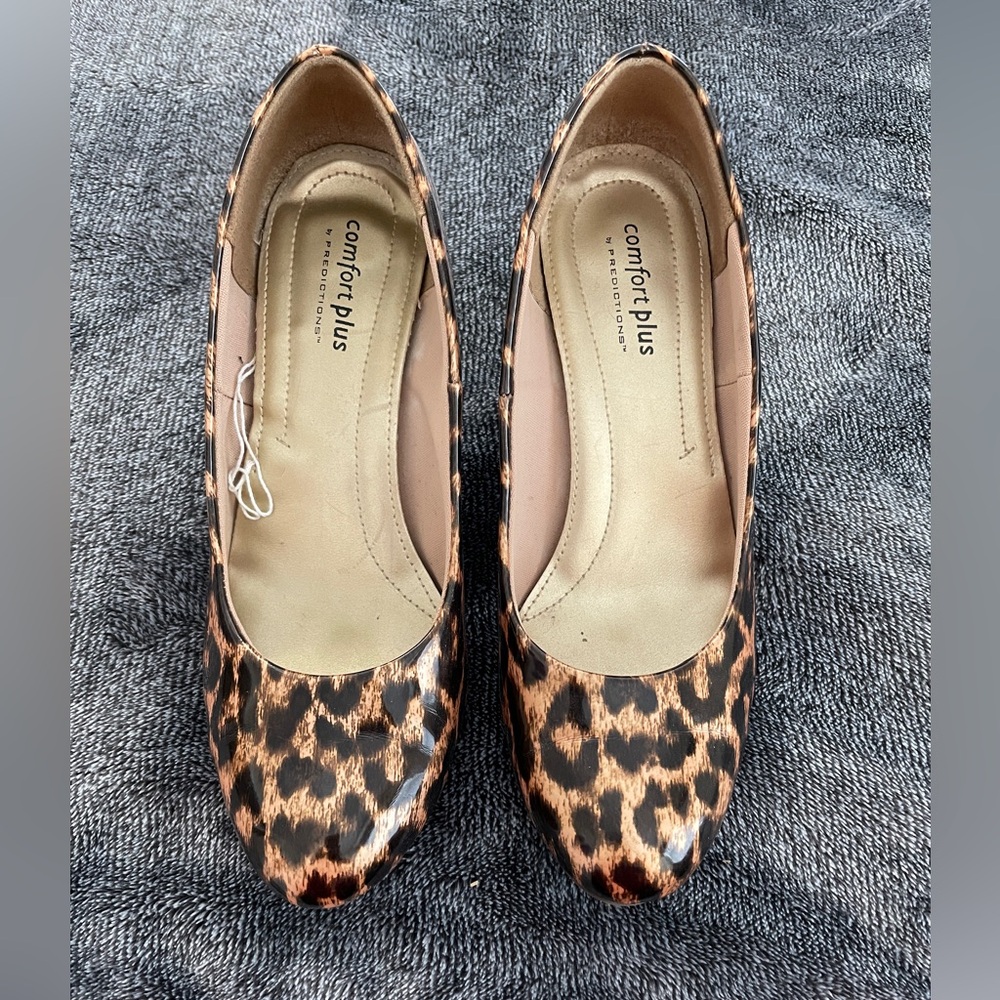 Comfort plus by predictions, leopard print 3 inch heels lightly worn size 7 wide